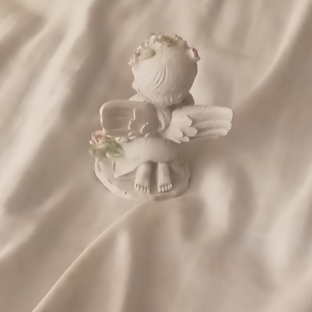 Angel - Picture 2 of 2